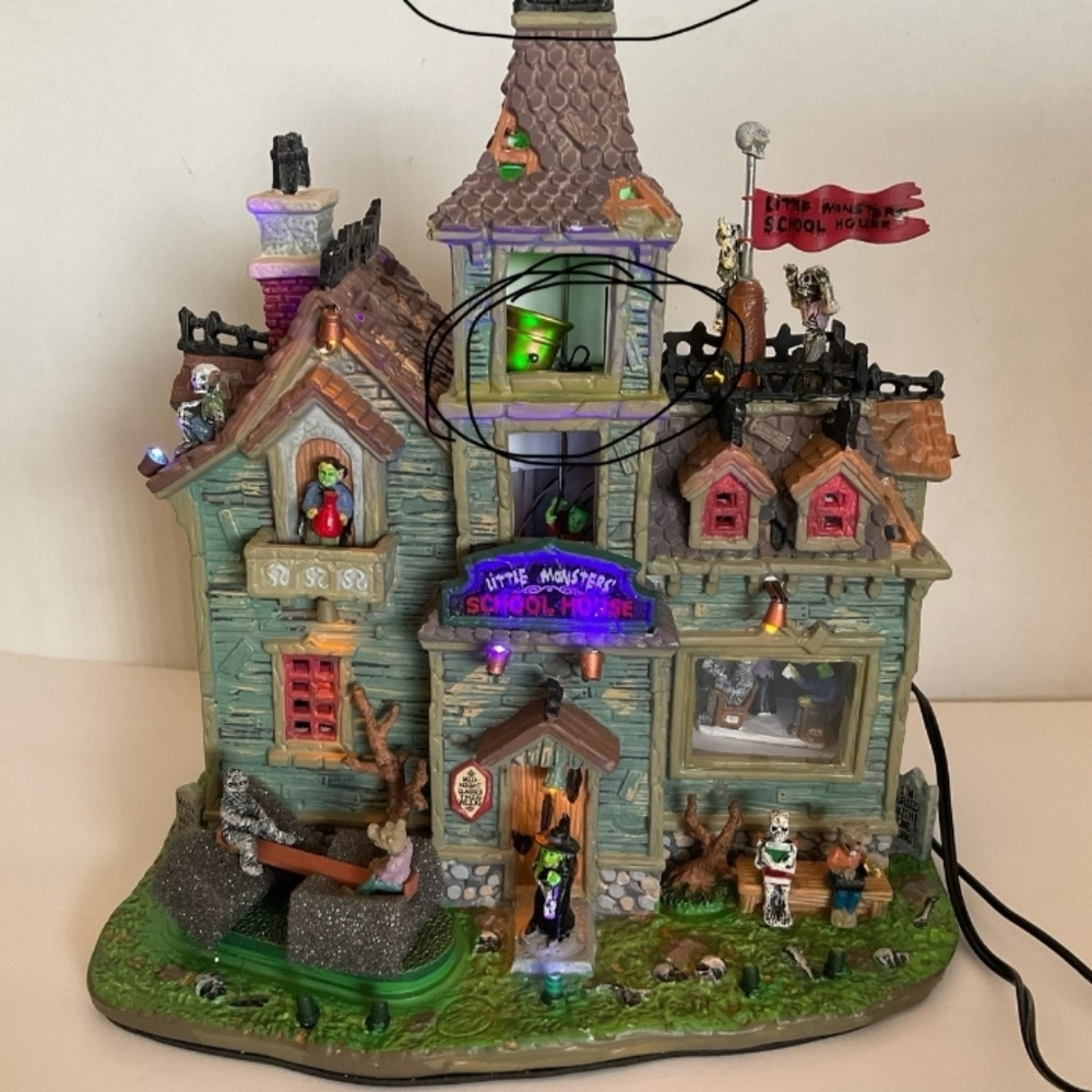 Lemax Multicolor Spooky Schoolhouse Decor